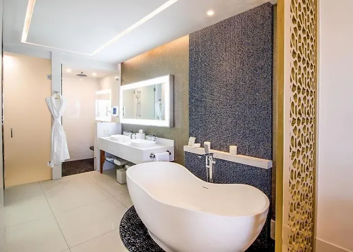 2 Bed 2 Bath Luxury